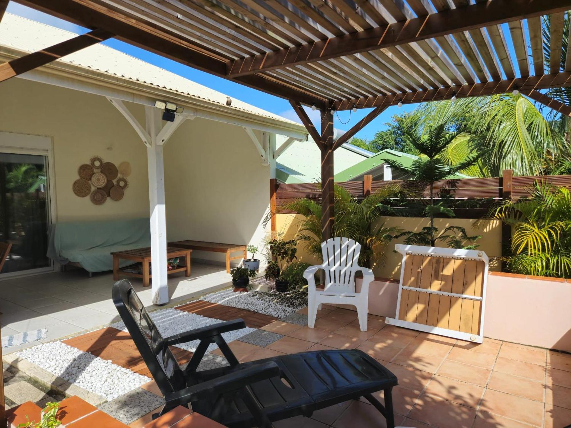 Maison Charmante A Sainte-Anne Avec Jardin Et Pergola En Bois. Bagian luar foto